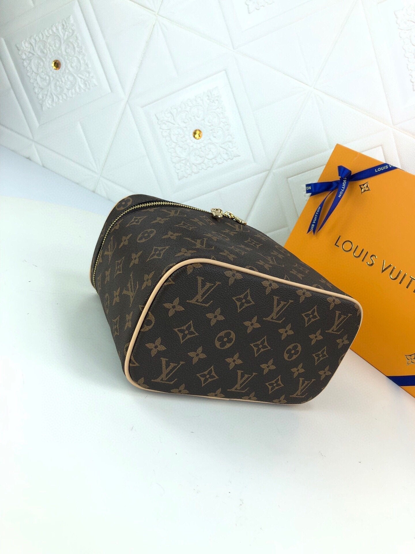 Designer Handbags Louis Vuitton 023