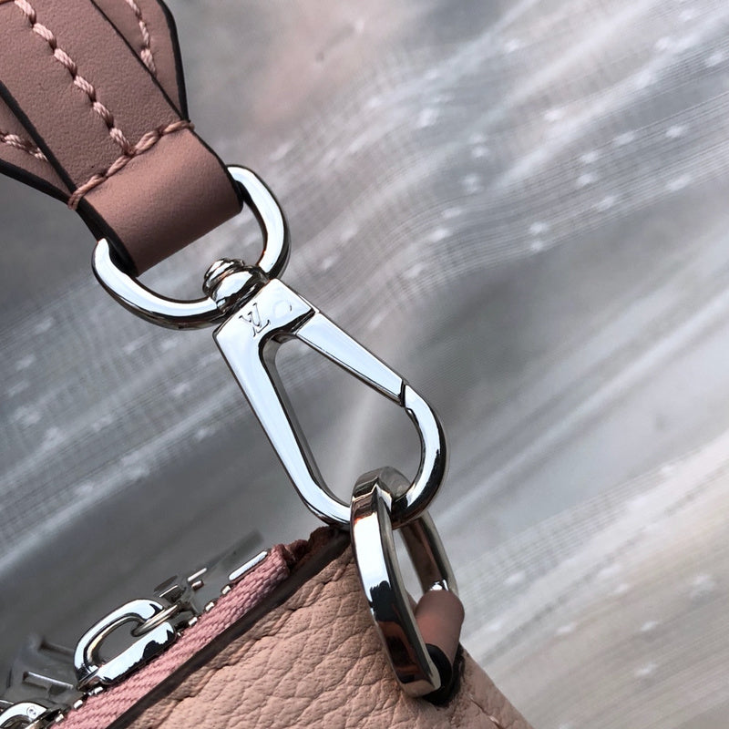Louis Vuitton Luxury Bags 2611