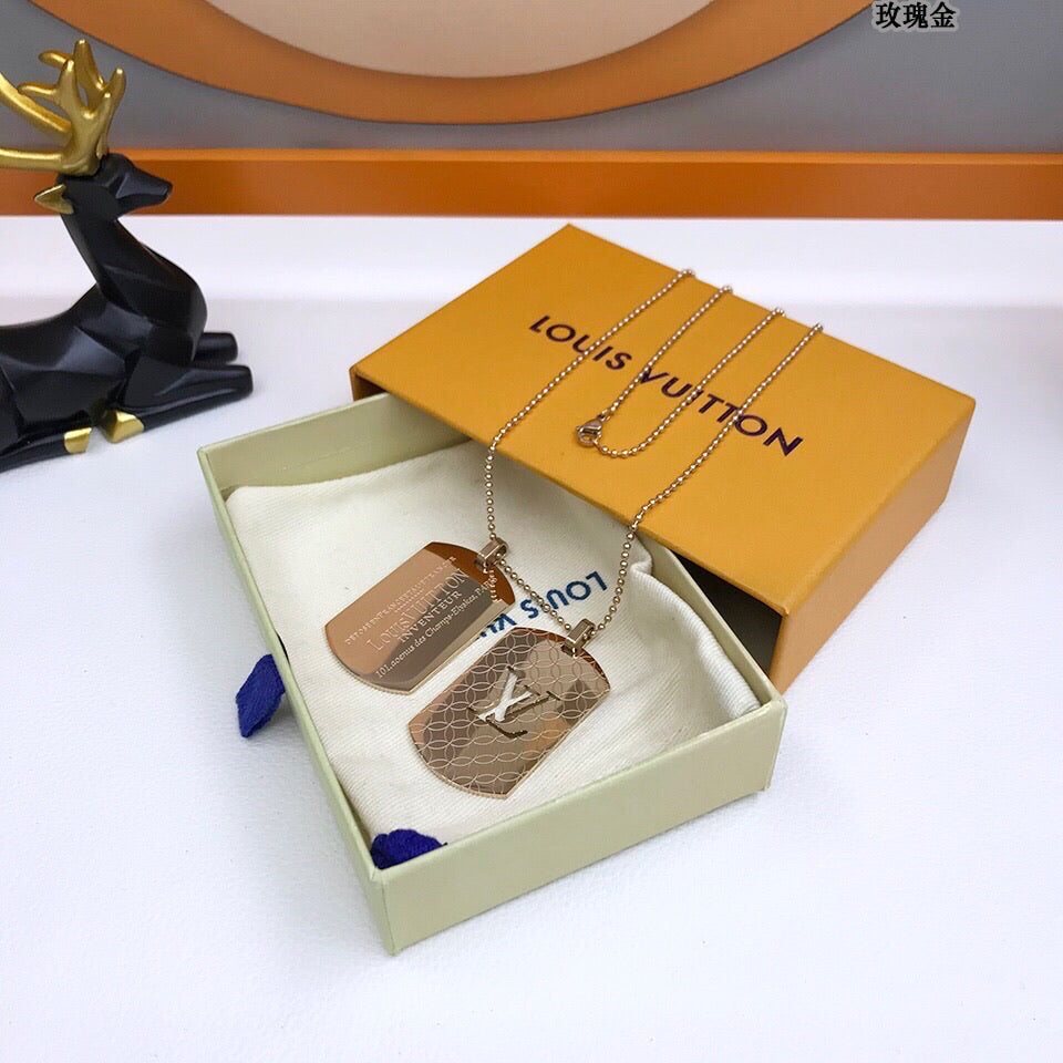 BG - Holiday Necklace louis vuitton022