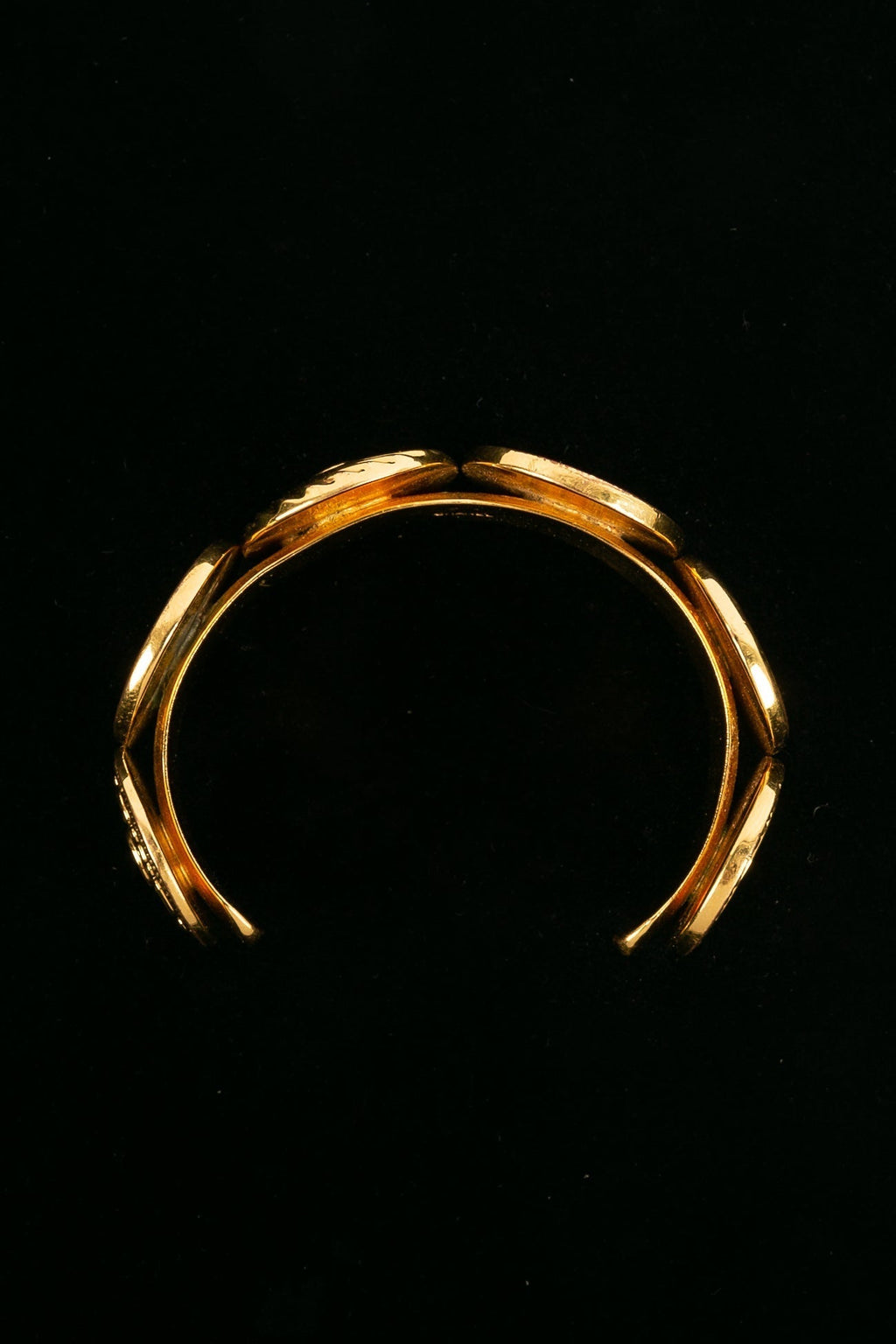 Bracelet doré Chanel