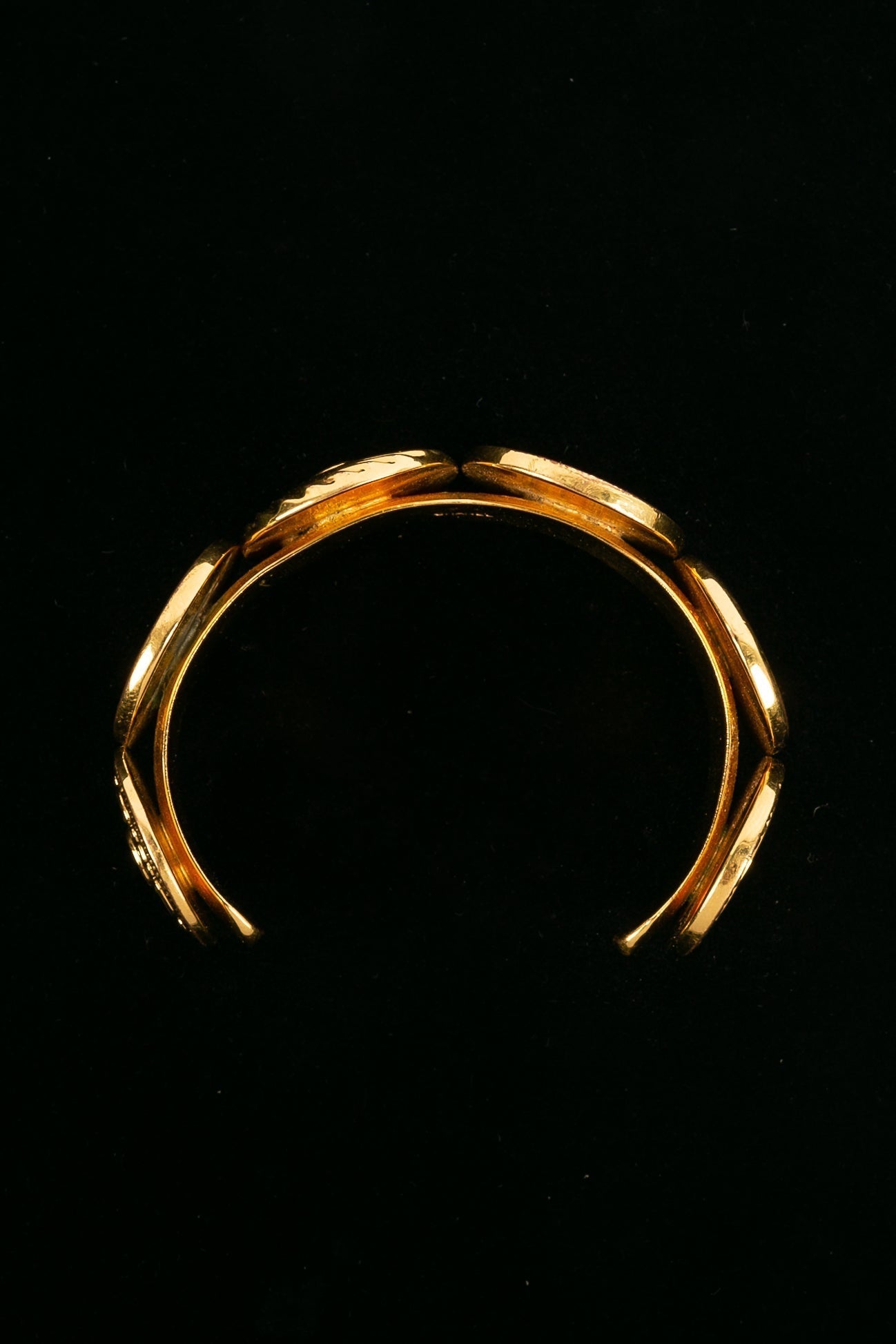 Bracelet doré Chanel