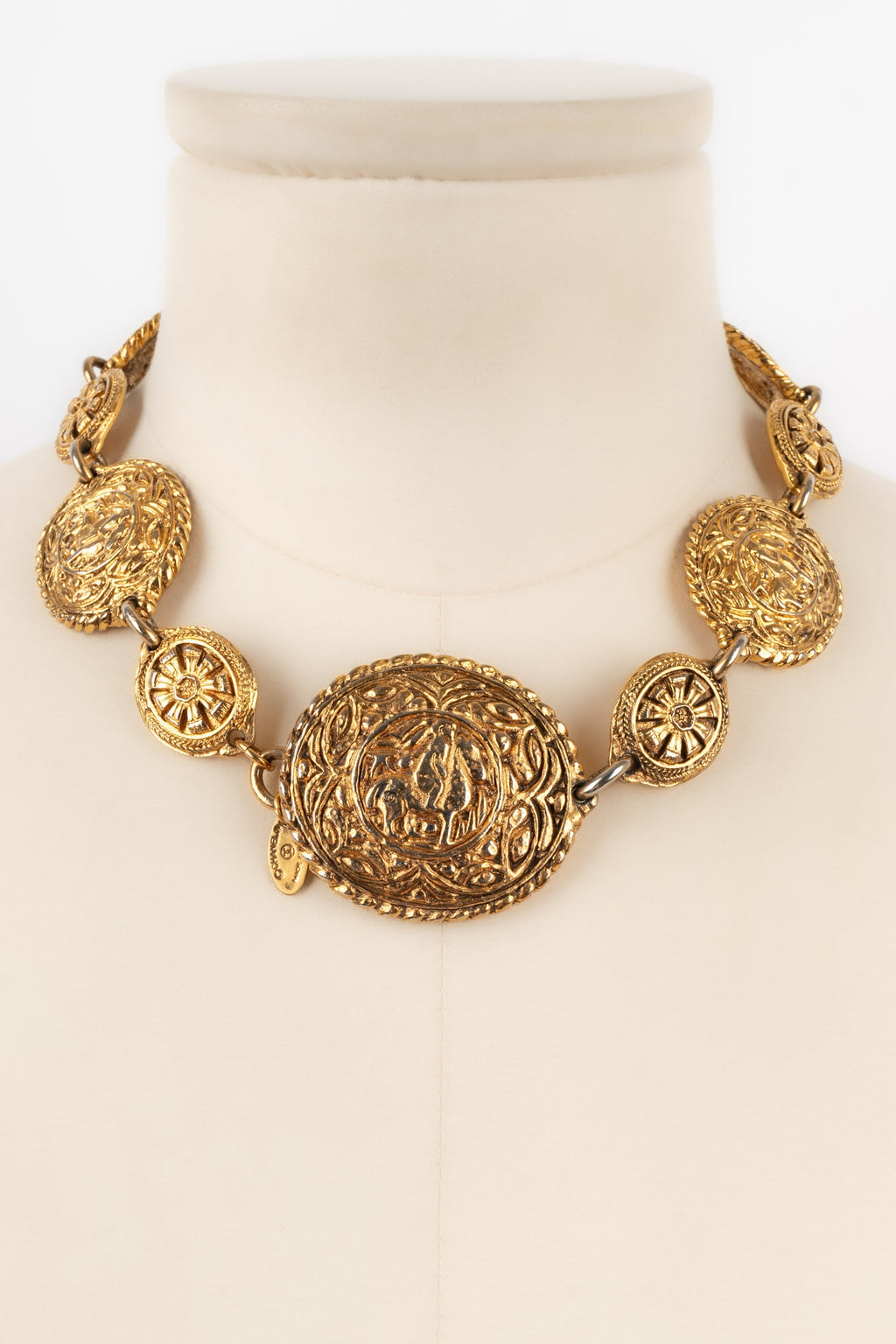 Collier dor�� Chanel 1980s