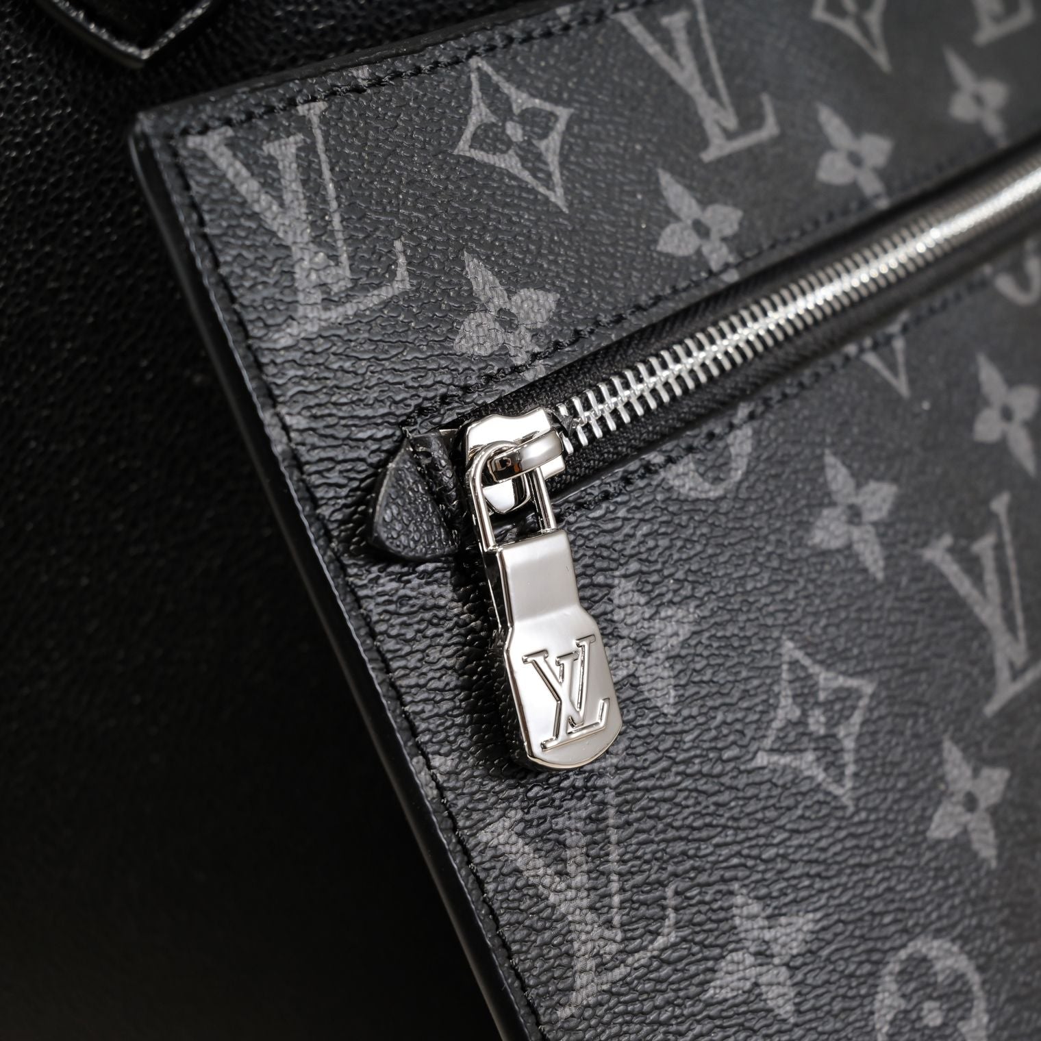 Luxury Bags Louis Vuitton  803