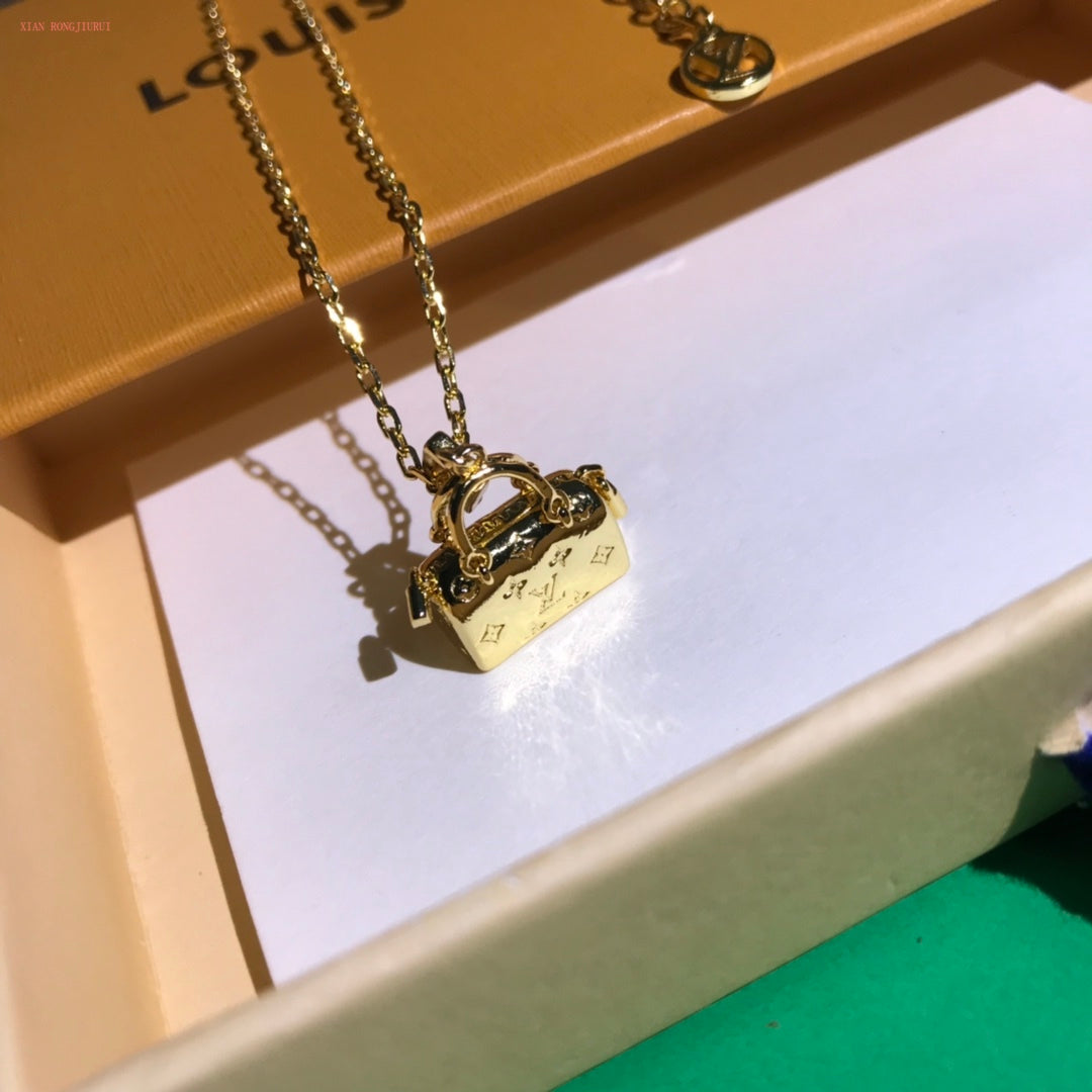 BG - Holiday Necklace louis vuitton031
