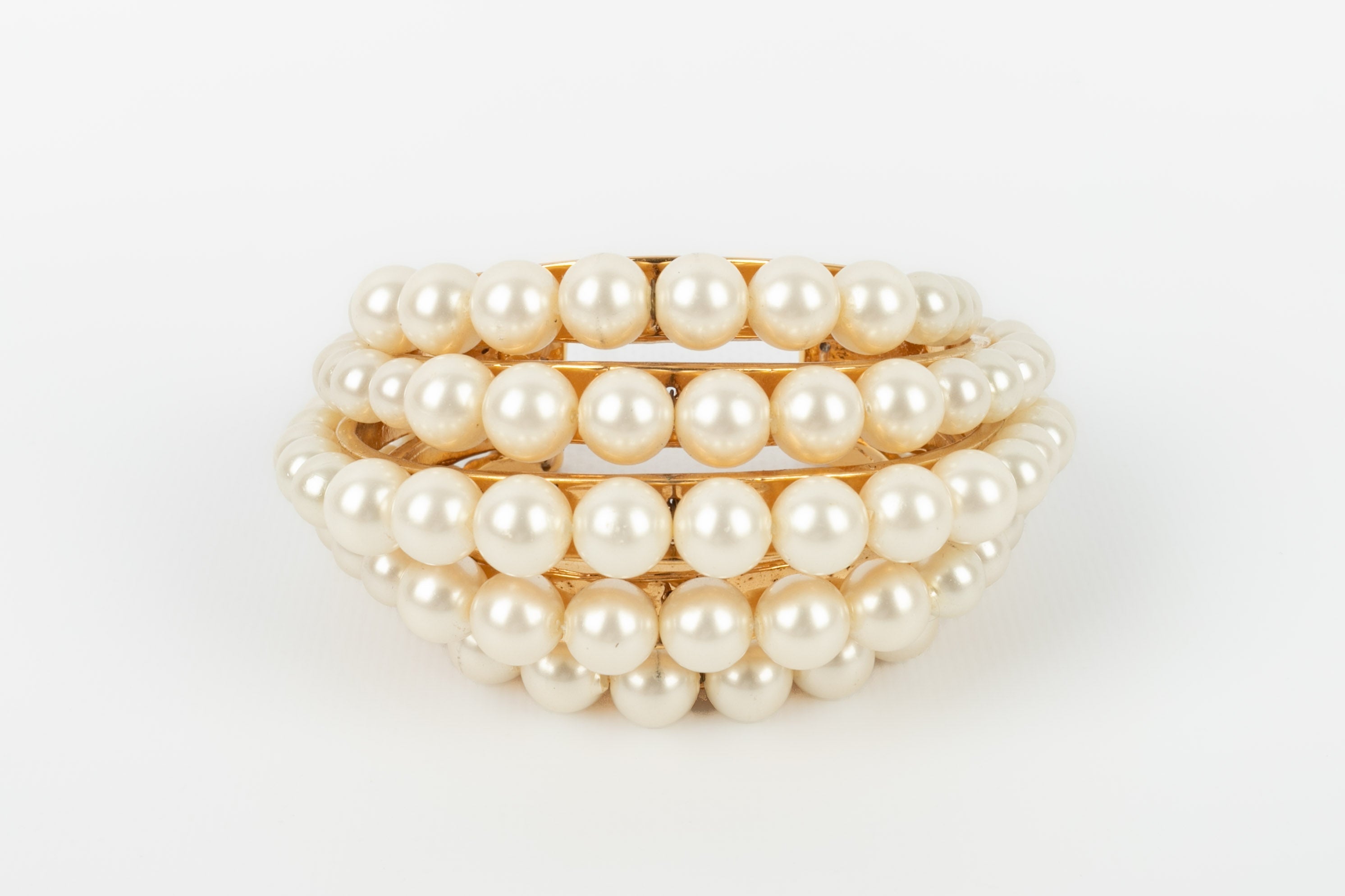 Bracelet manchette de perles nacrées Chanel