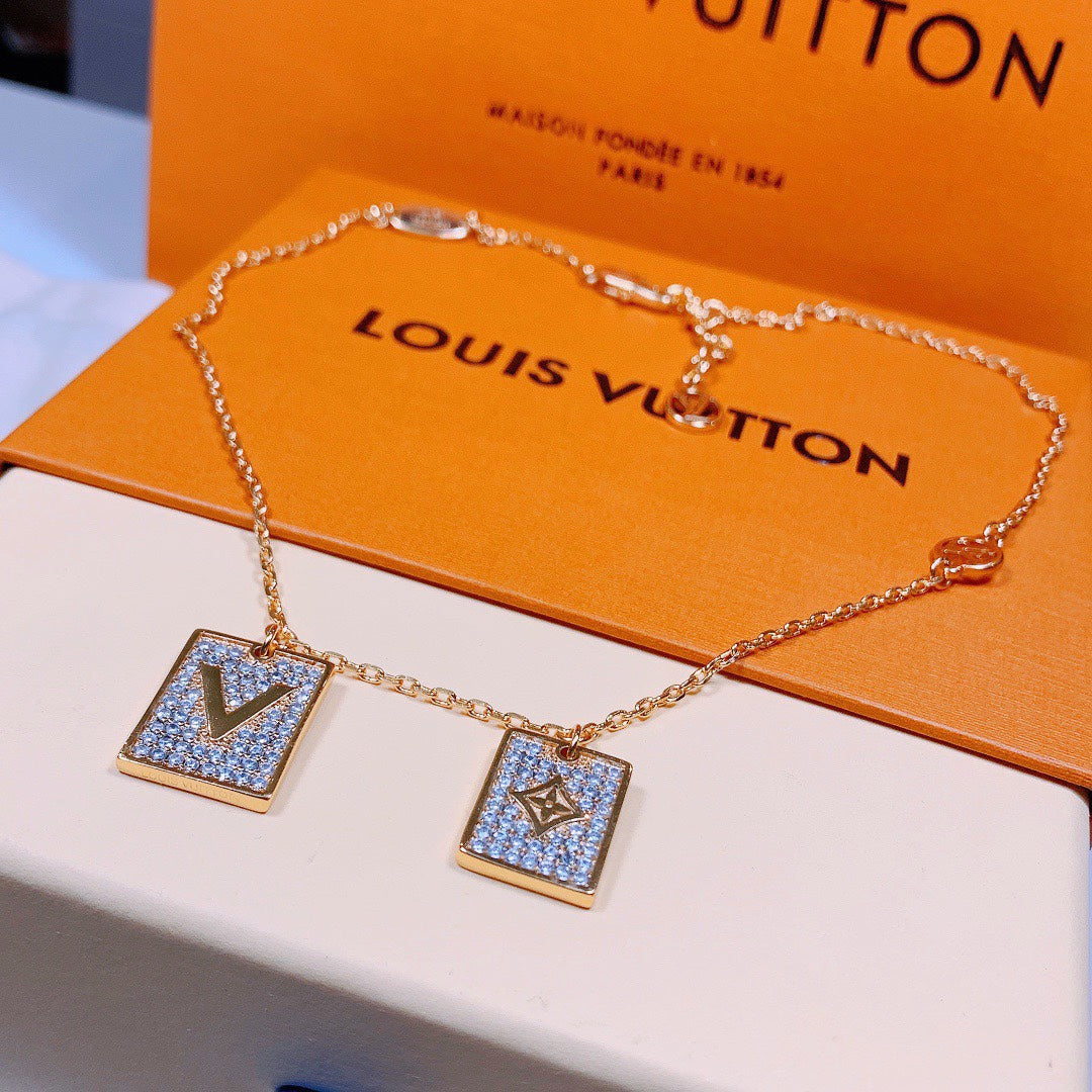 BG - Holiday Necklace louis vuitton018