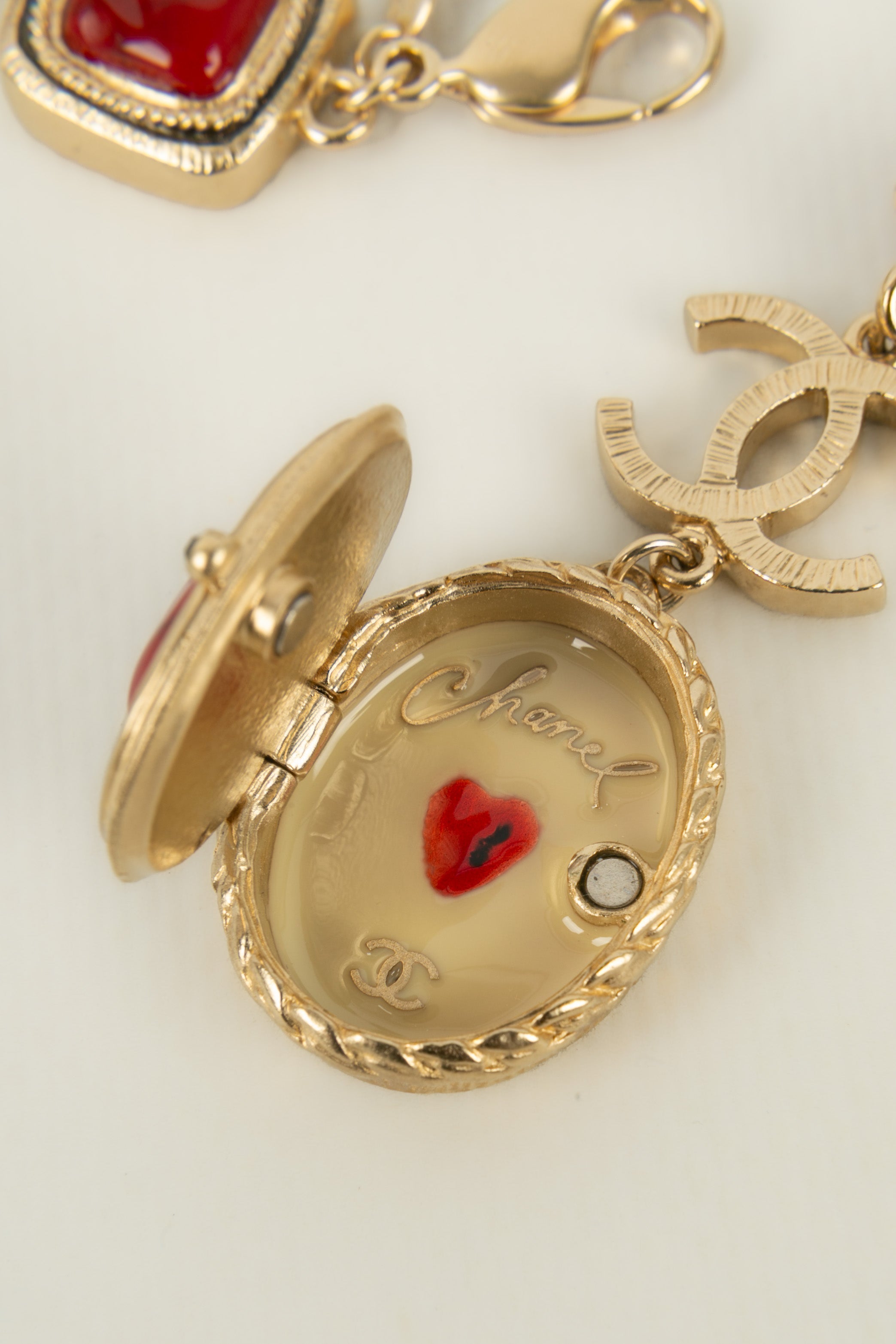 Collier Chanel Croisi��re 2010