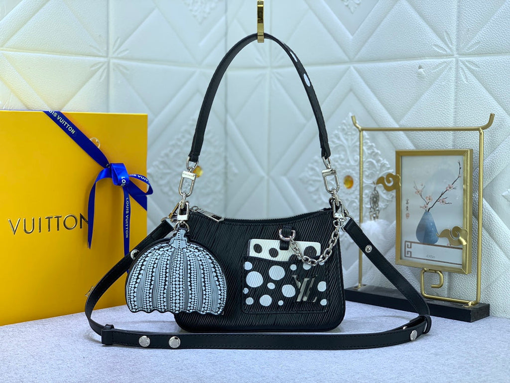 Luxury Bags Louis Vuitton  770
