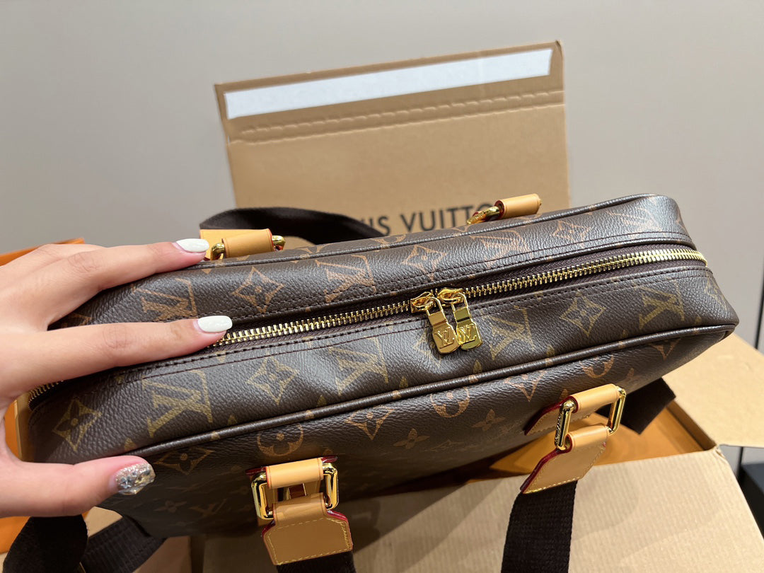 Luxury Bags Louis Vuitton  772