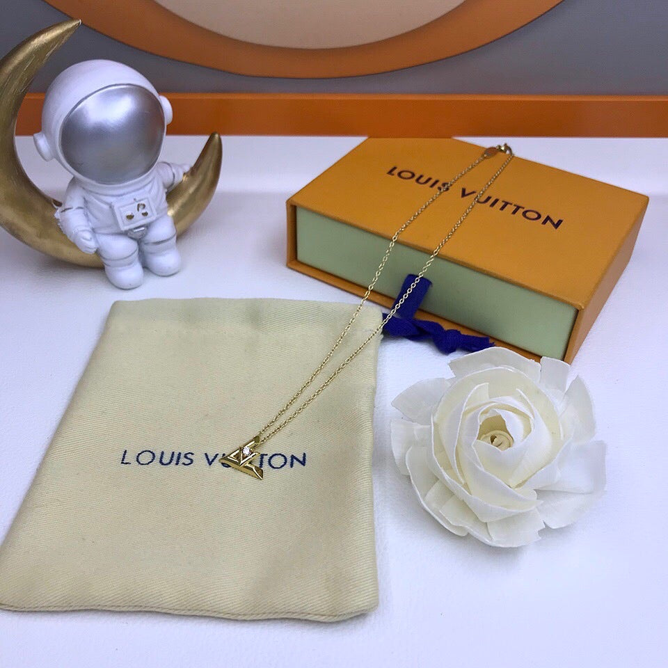 BG - Holiday Necklace louis vuitton015