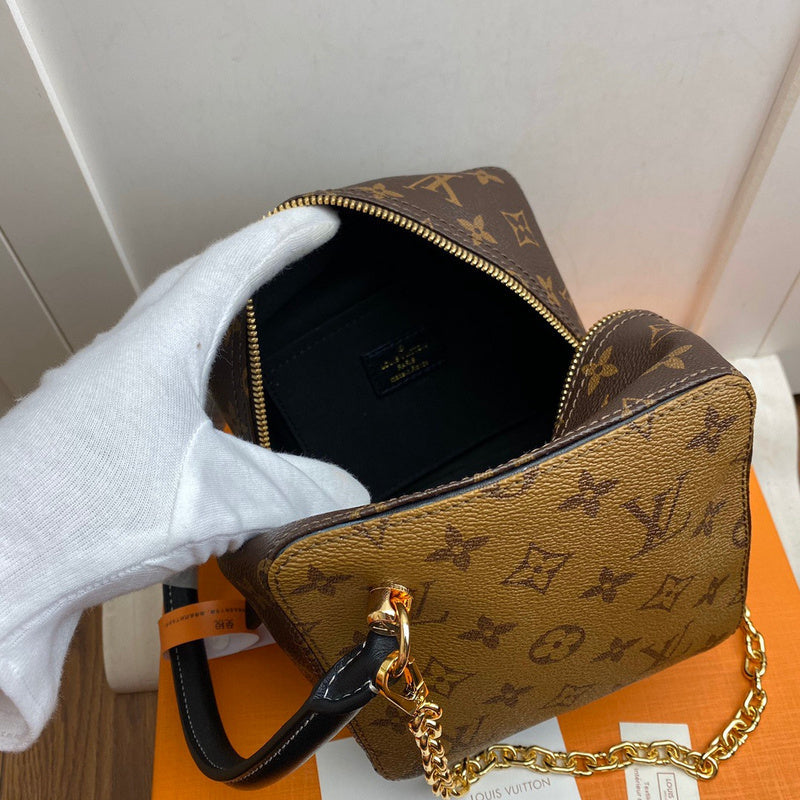 Louis Vuitton Luxury Bags 1866