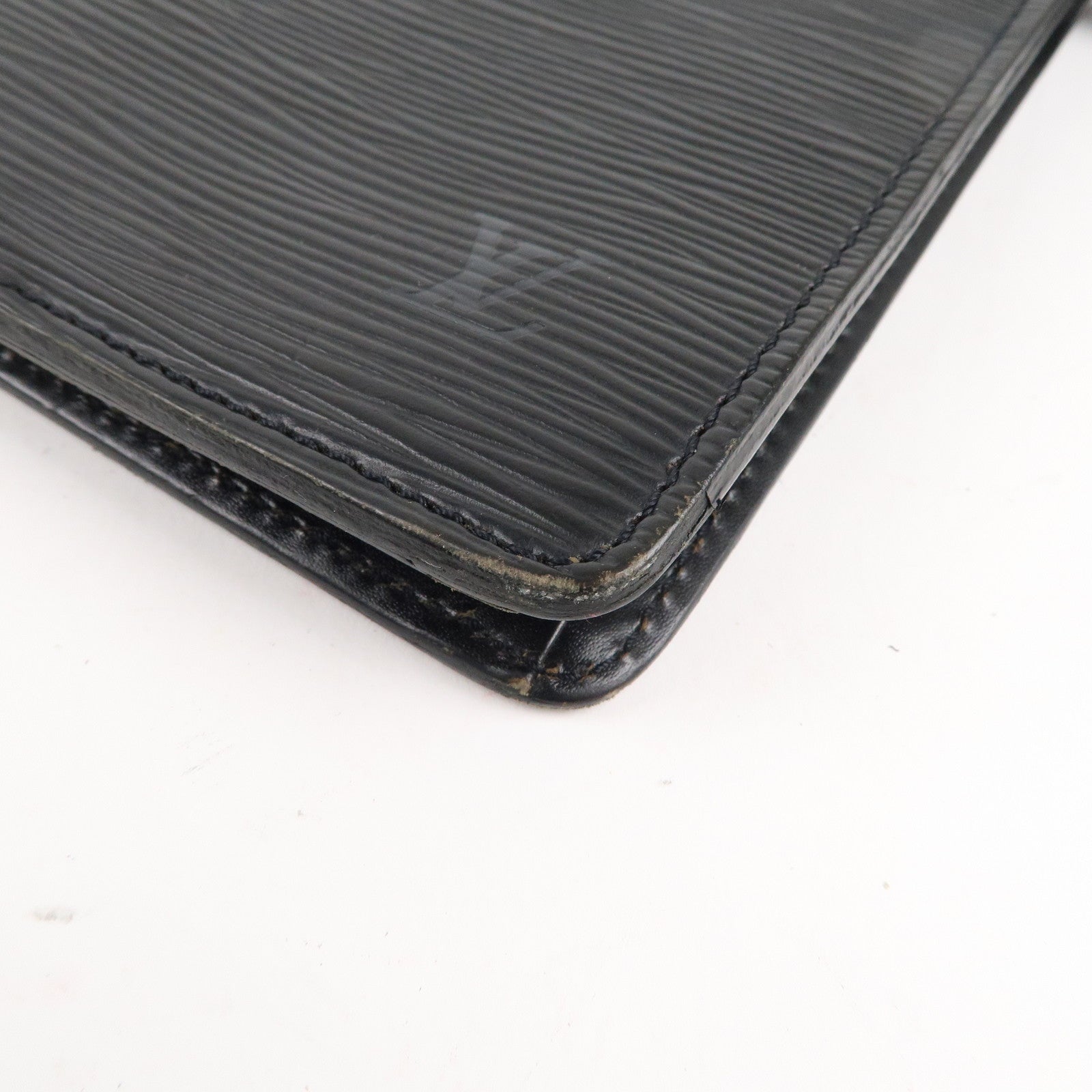Louis Vuitton Epi Pochette Homme Clutch Bag Noir Black M52522