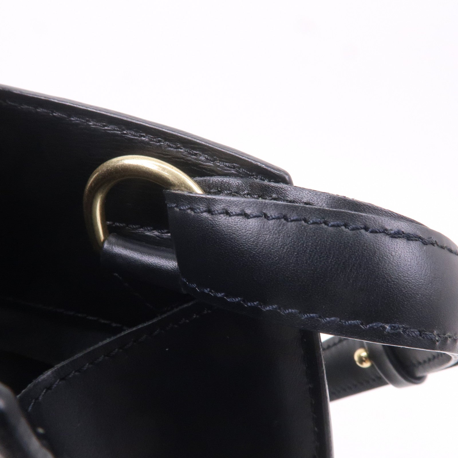 Louis Vuitton Epi Cluny Shoulder Bag Black Noir M52252