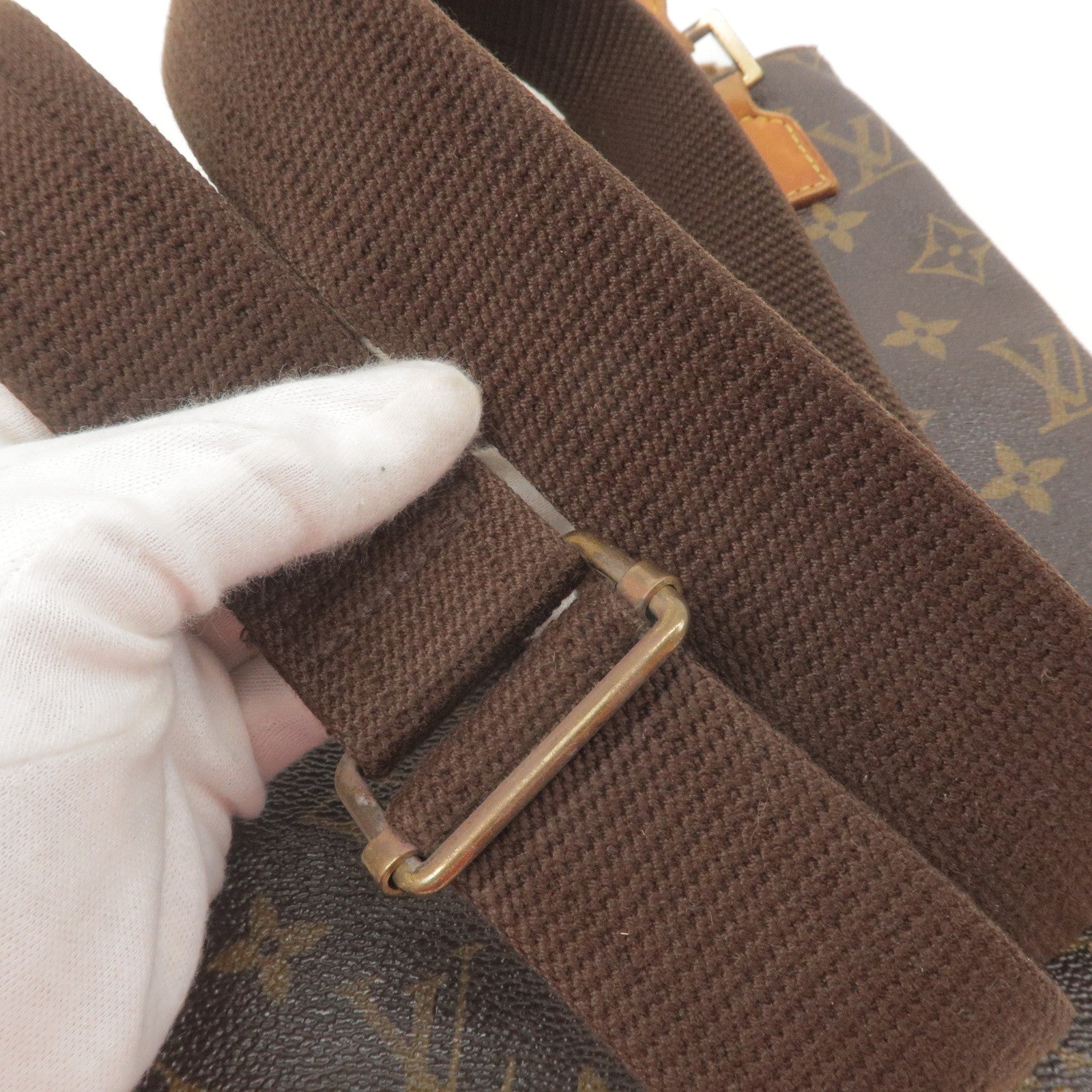 Louis Vuitton Monogram Pochette Bosphore Shoulder Bag M40044