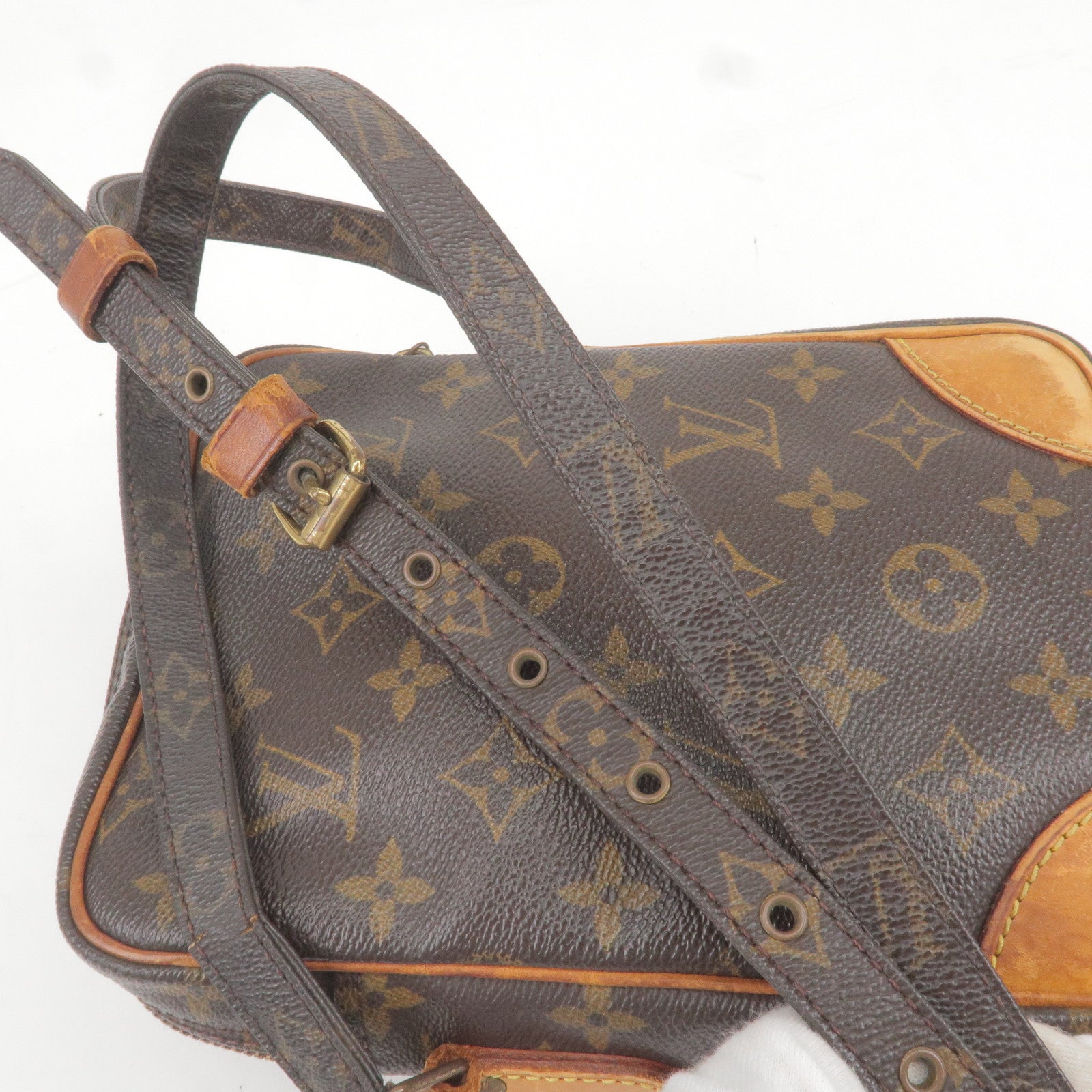 Louis Vuitton Monogram Amazone Shoulder Bag M45236