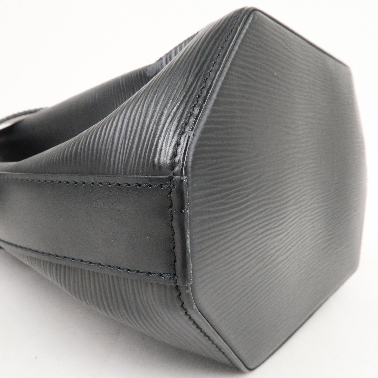 Louis Vuitton Epi Sac D'epaule PM Bucket Bag Noir Black M80157