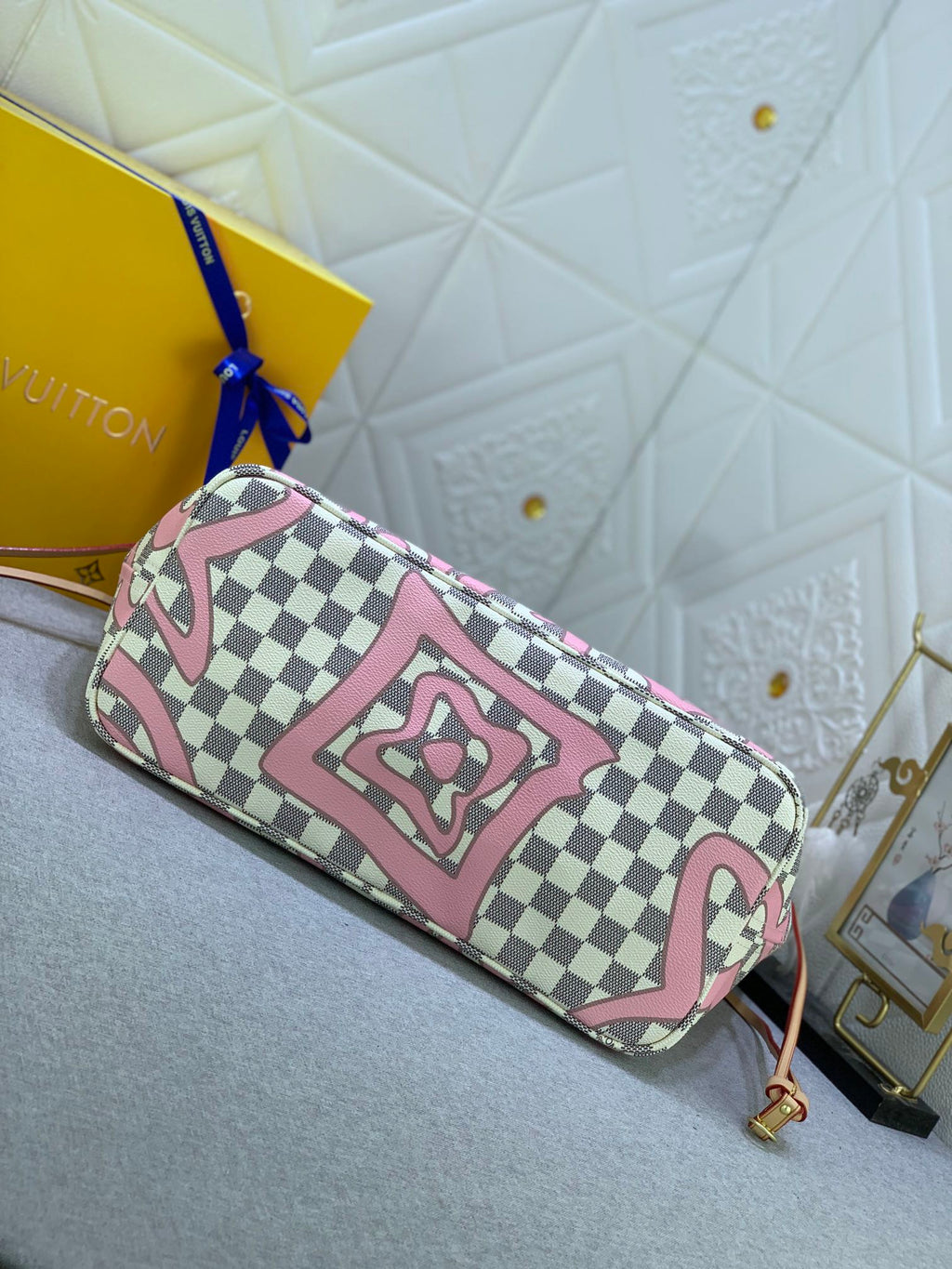 Luxury Bags Louis Vuitton  812