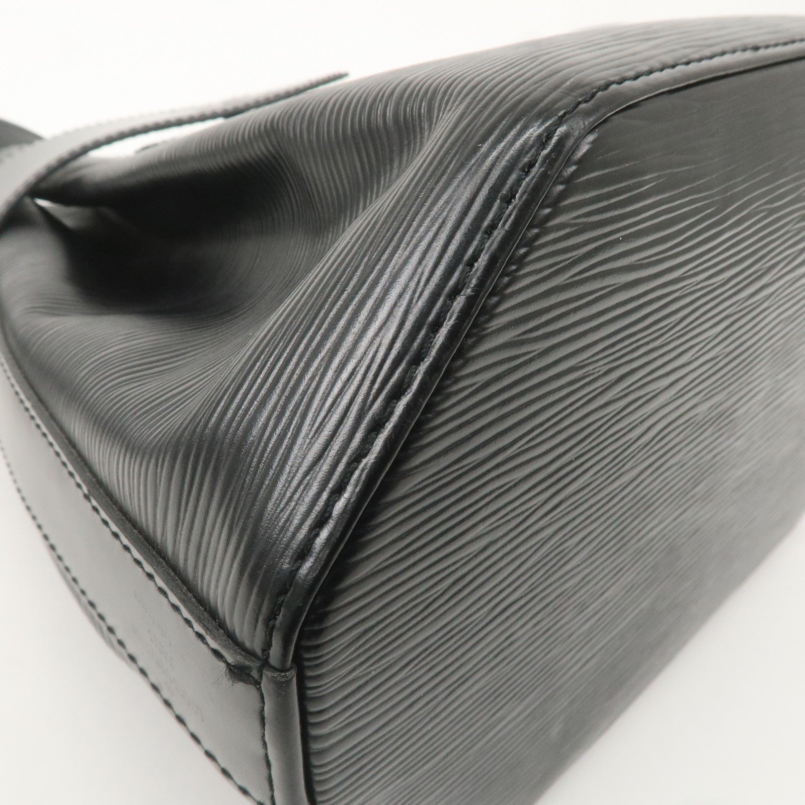 Louis Vuitton Epi Sac D'epaule PM Bucket Bag Noir Black M80157
