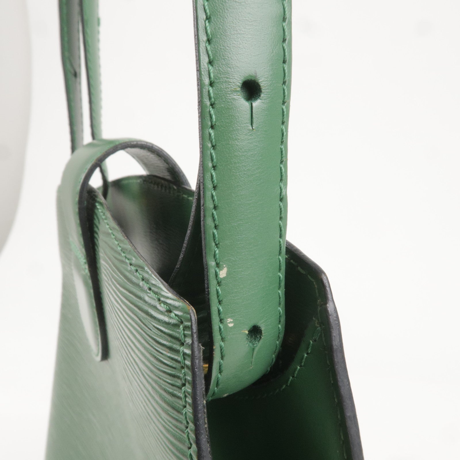 Louis Vuitton Epi Cluny Shoulder Bag Borneo Green M52254