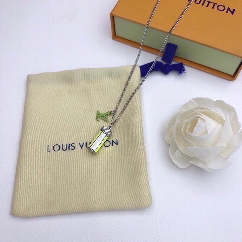 BG - Holiday Necklace louis vuitton003