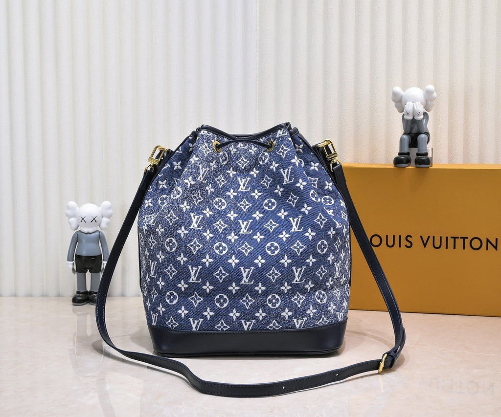 Luxury Bags Louis Vuitton  875
