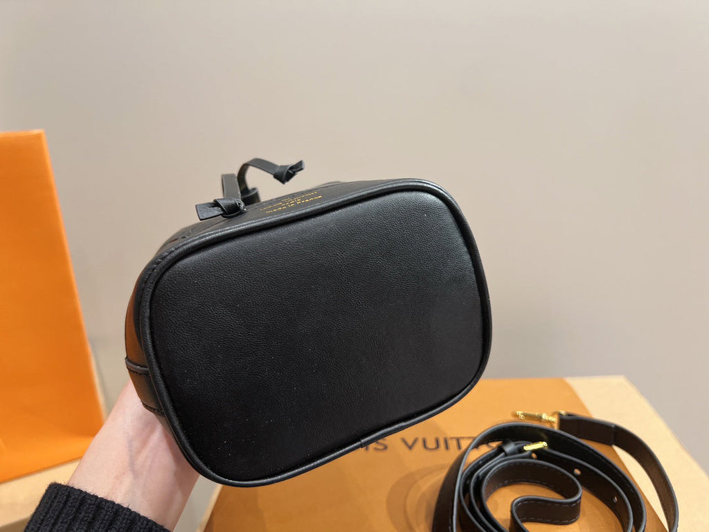 Luxury Bags Louis Vuitton  755