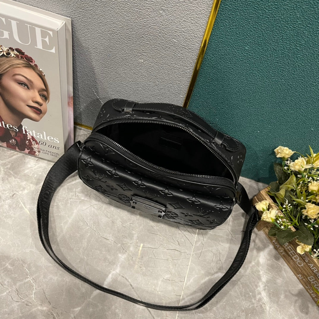 Luxury Bags Louis Vuitton  855