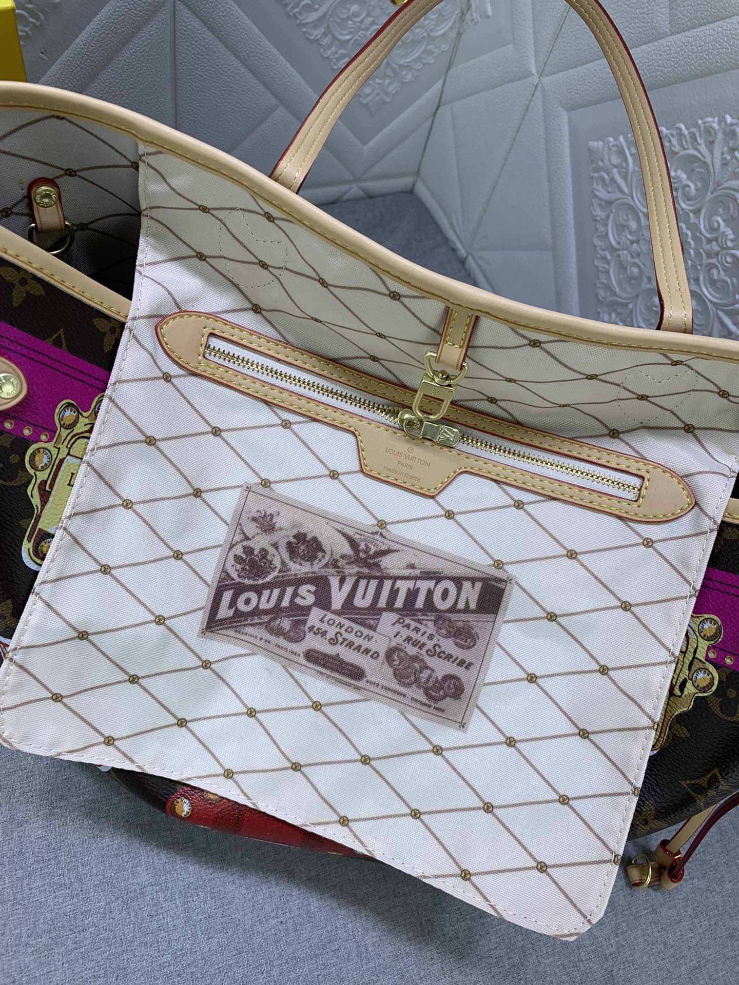 Luxury Bags Louis Vuitton  811