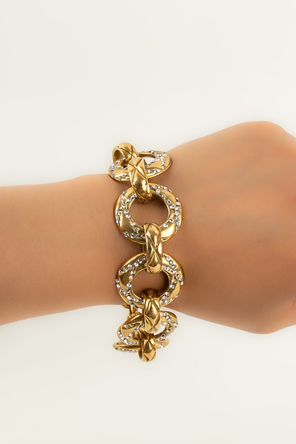 Bracelet doré Chanel