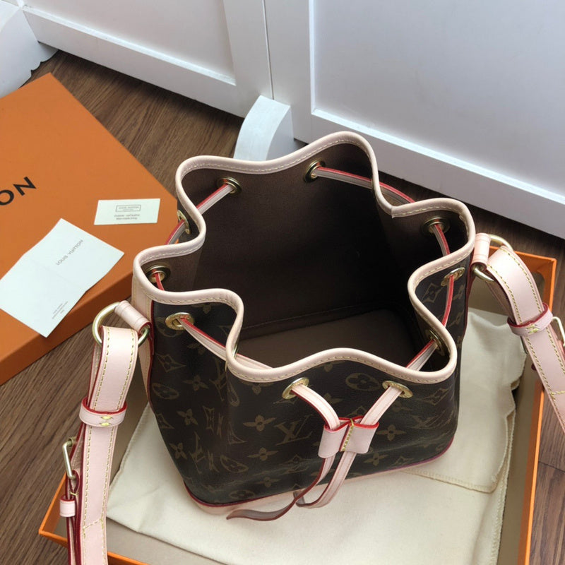 Louis Vuitton Luxury Bags 1982