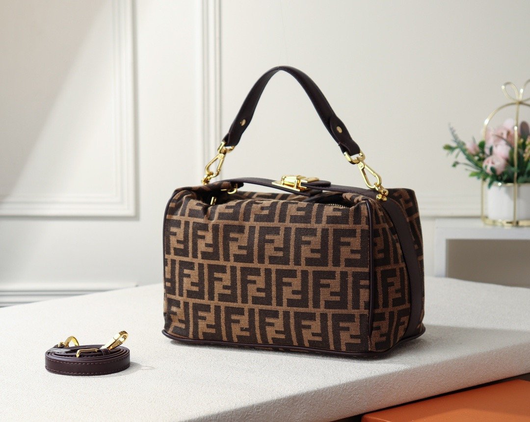 Designer Handbags Fendi 100