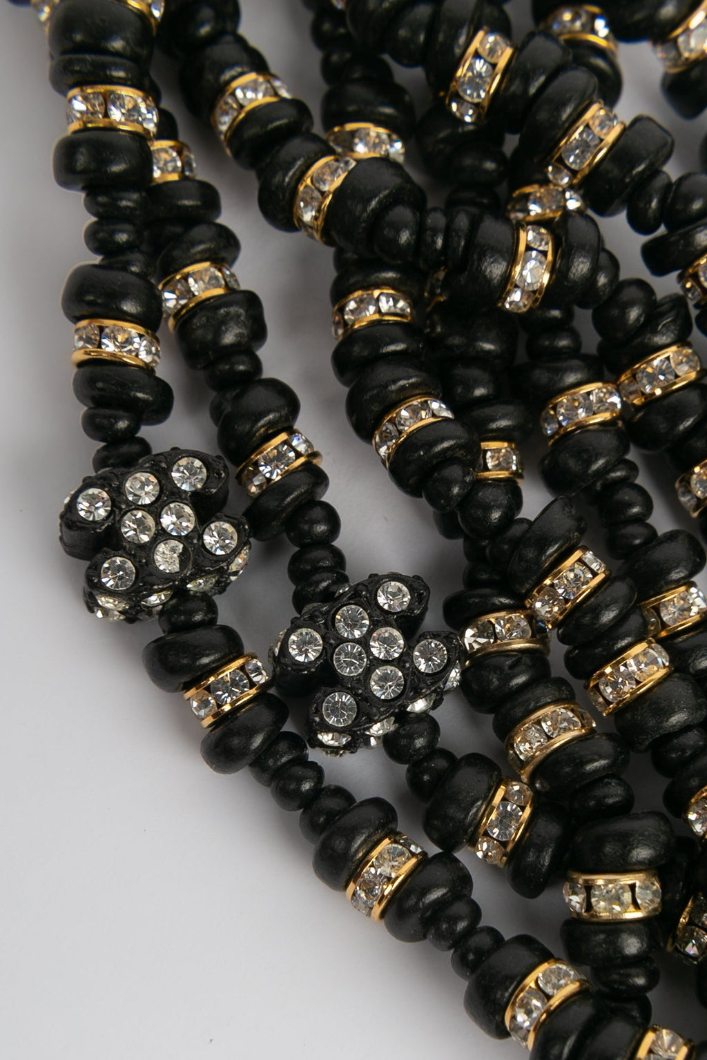 Collier noir Chanel