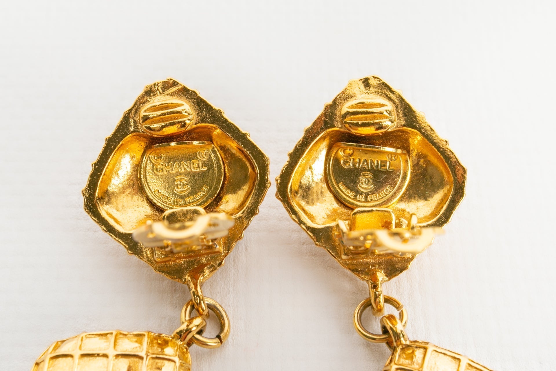 Parure perl��e et strass��e Chanel