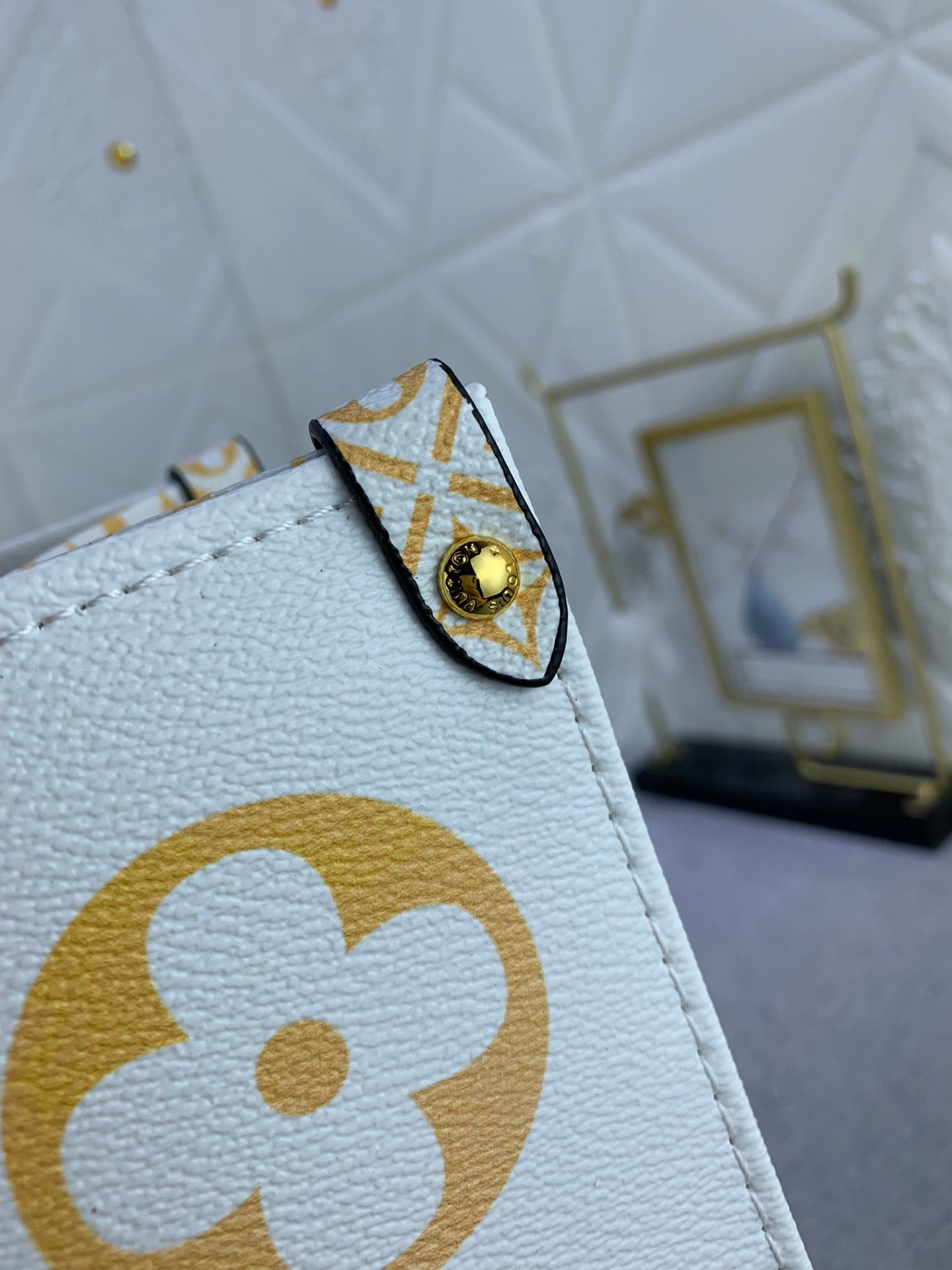 Luxury Bags Louis Vuitton  815