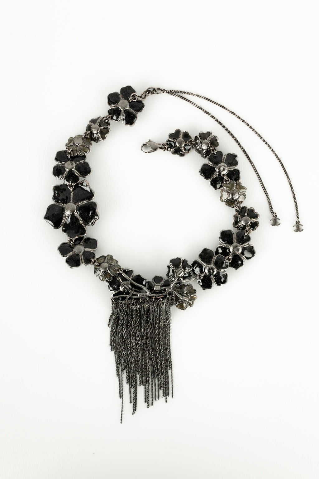 Collier cam��lia Chanel