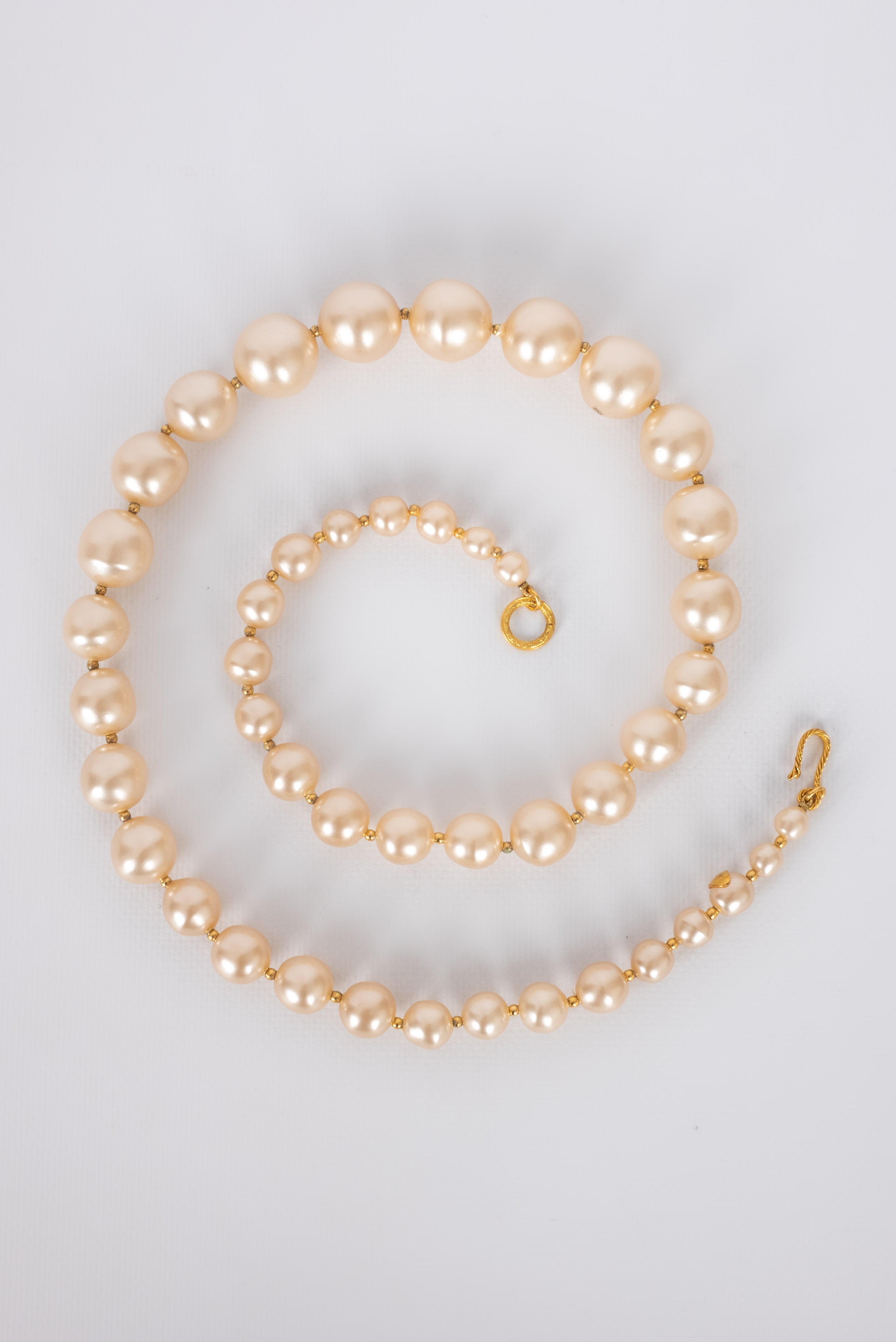 Collier de perles nacr��es Chanel 1990s