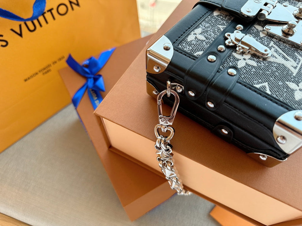 Luxury Bags Louis Vuitton  726