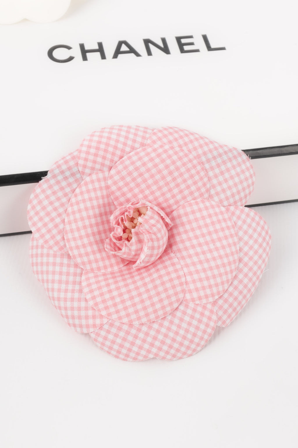 Broche camélia Chanel