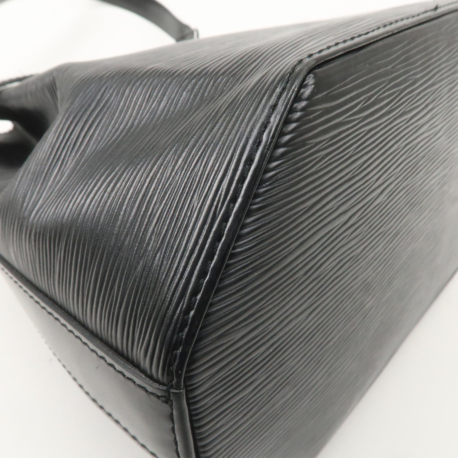 Louis Vuitton Epi Sac D'epaule PM Bucket Bag Noir Black M80157