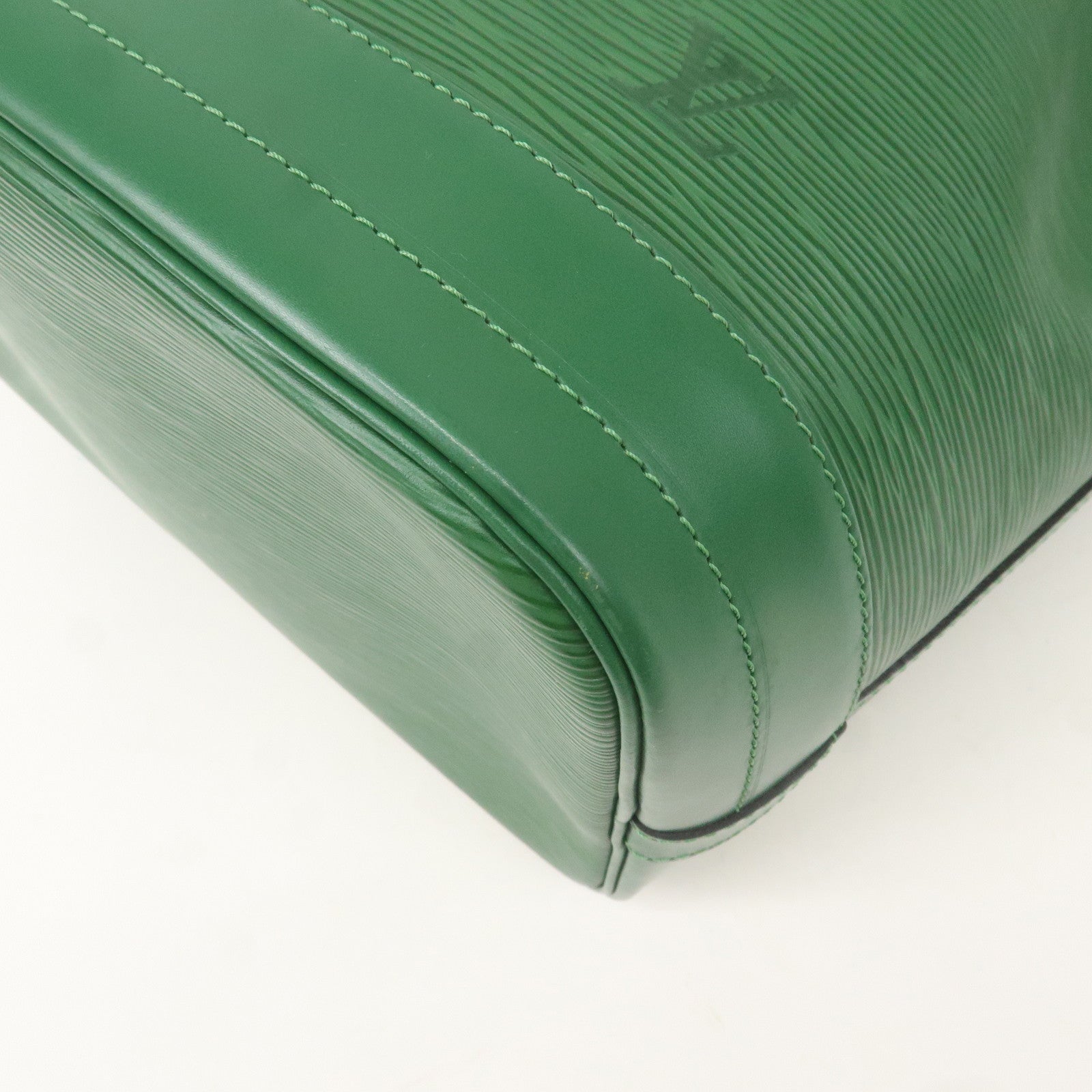 Louis Vuitton Epi Noe Shoulder Bag Borneo Green M44007