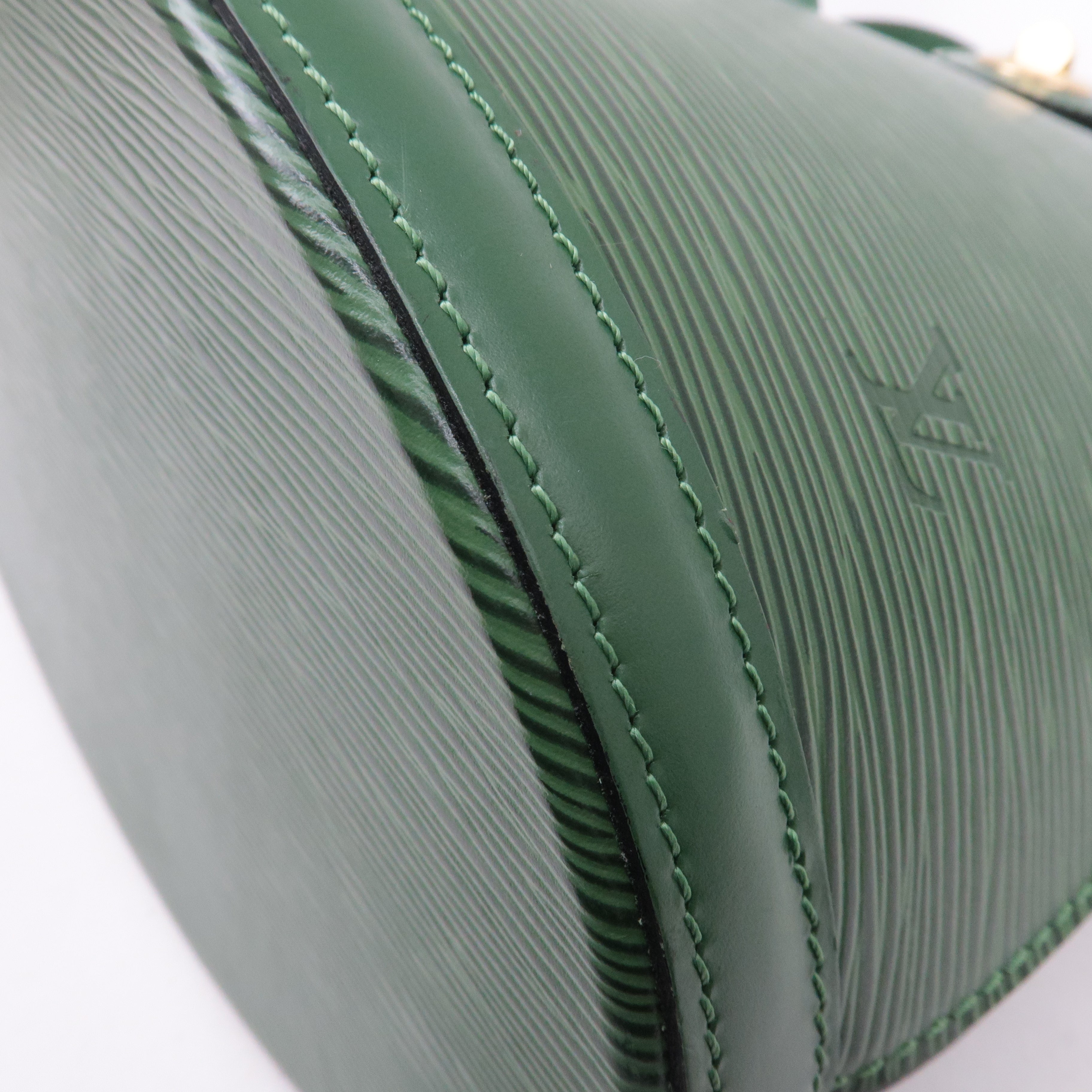 Louis Vuitton Epi Cluny Shoulder Bag Borneo Green M52254