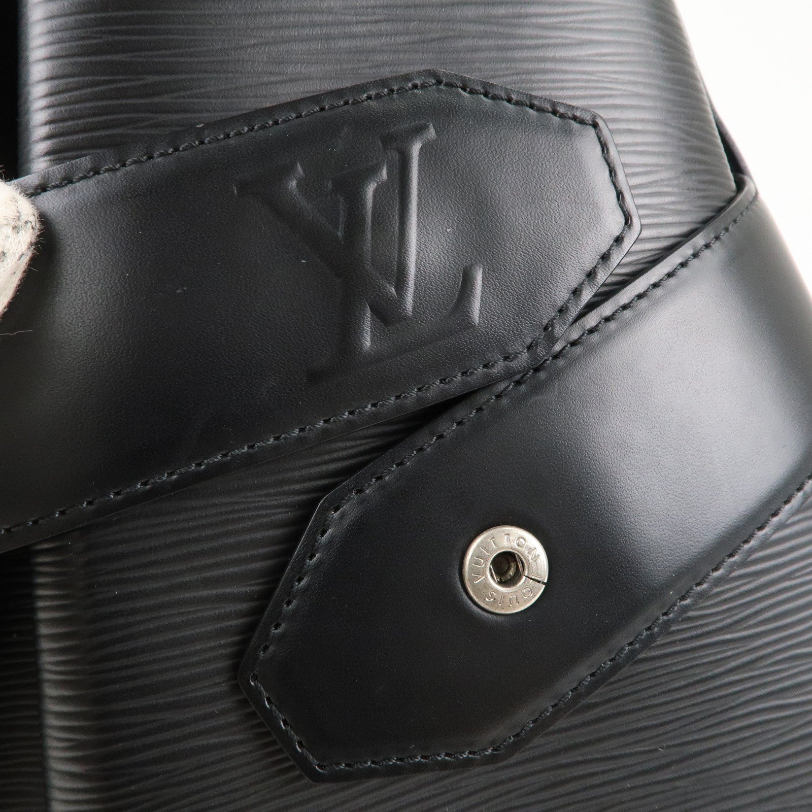 Louis Vuitton Epi Sac D'epaule PM Bucket Bag Noir Black M80157