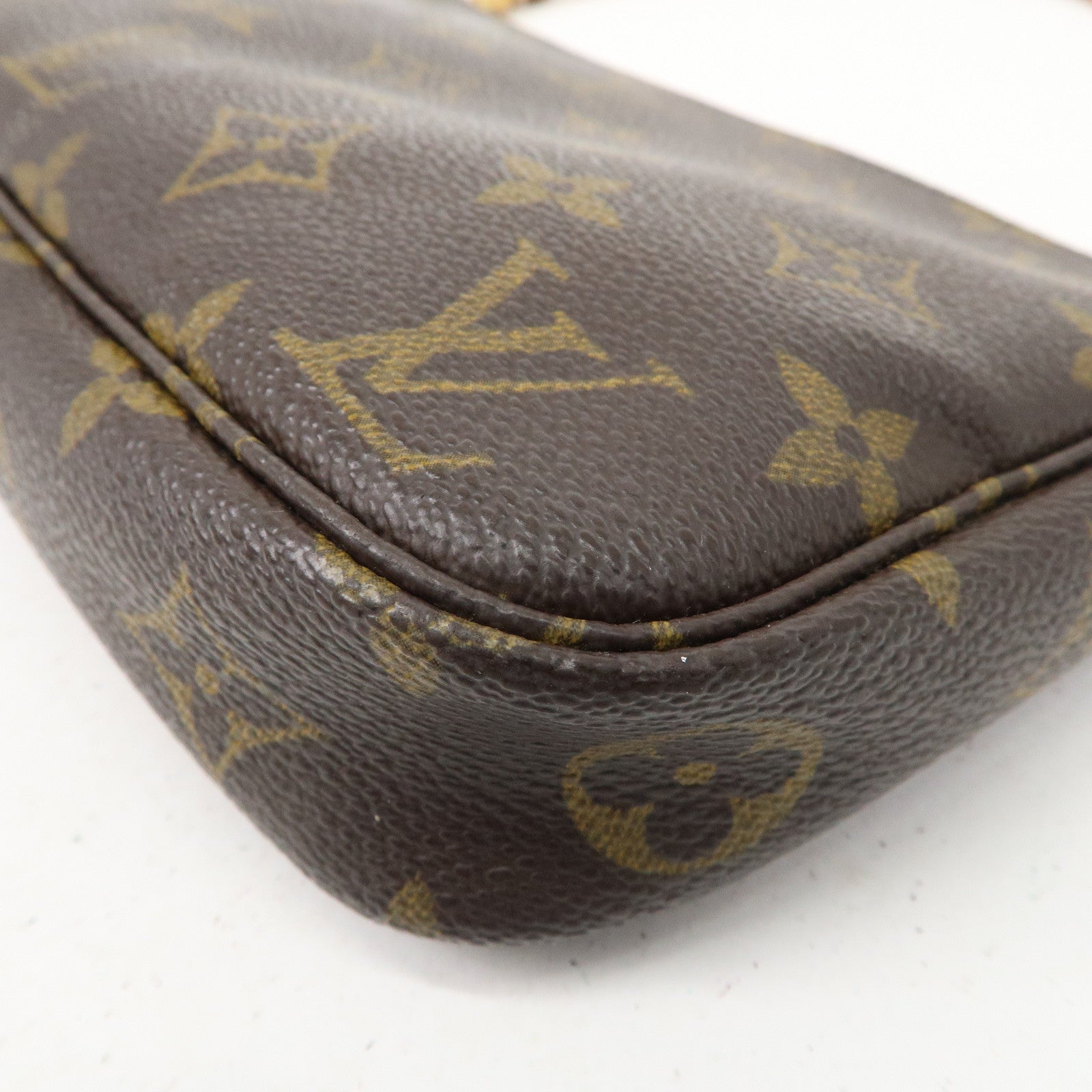 Louis Vuitton Monogram Pochette Accessoires Hand Bag M51980
