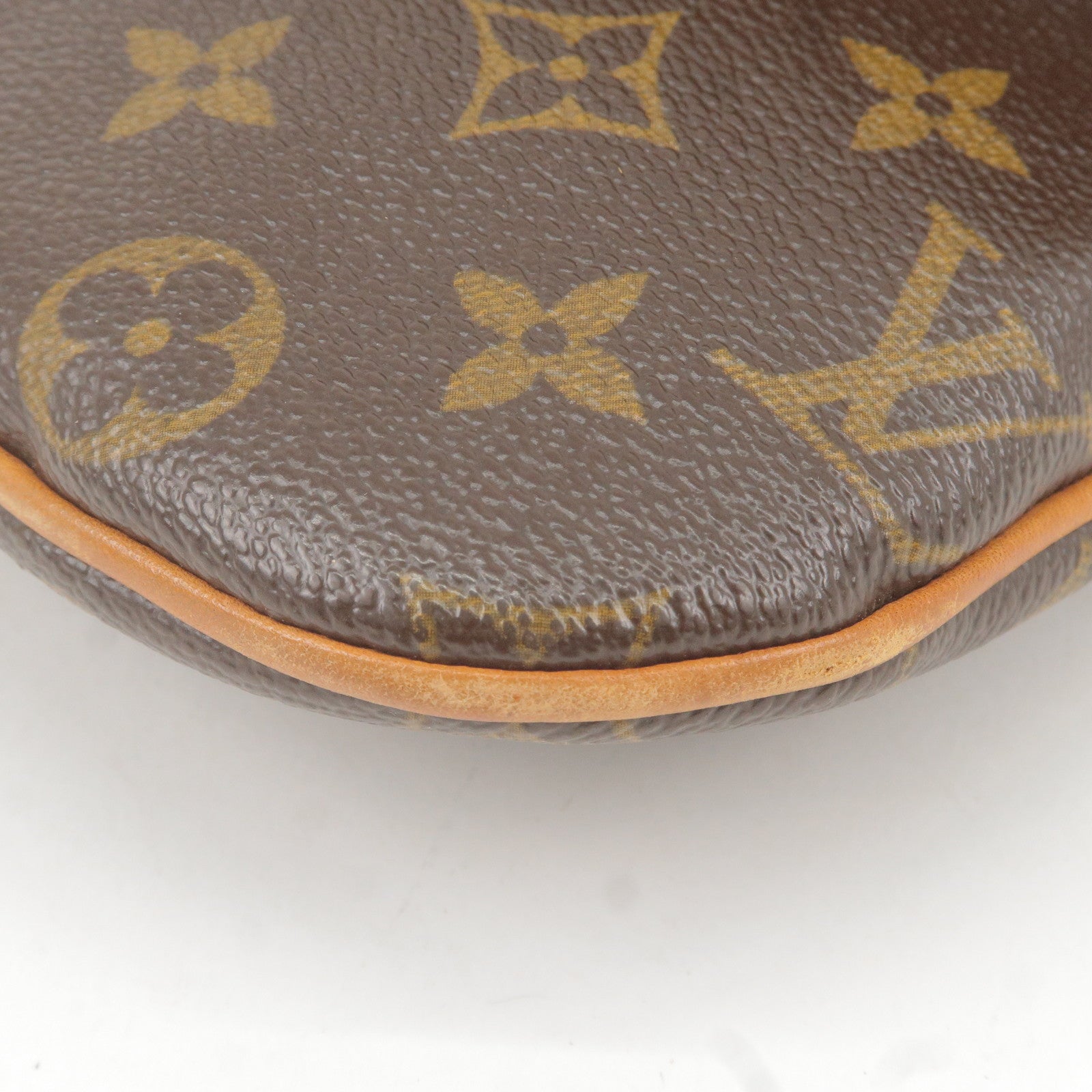Louis Vuitton Monogram Pochette Bosphore Shoulder Bag M40044
