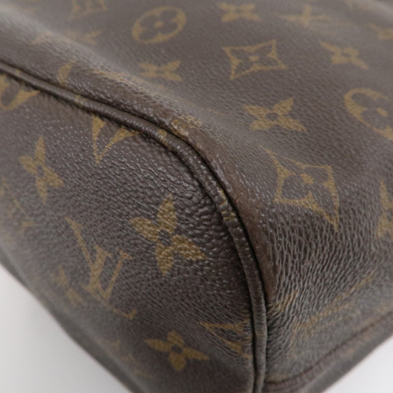 Louis Vuitton Monogram Neverfull MM Tote Bag Brown M40156
