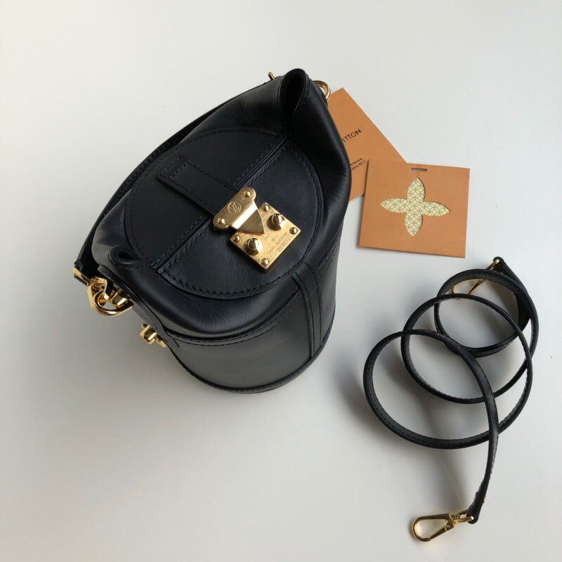 Louis Vuitton Luxury Bags 2049