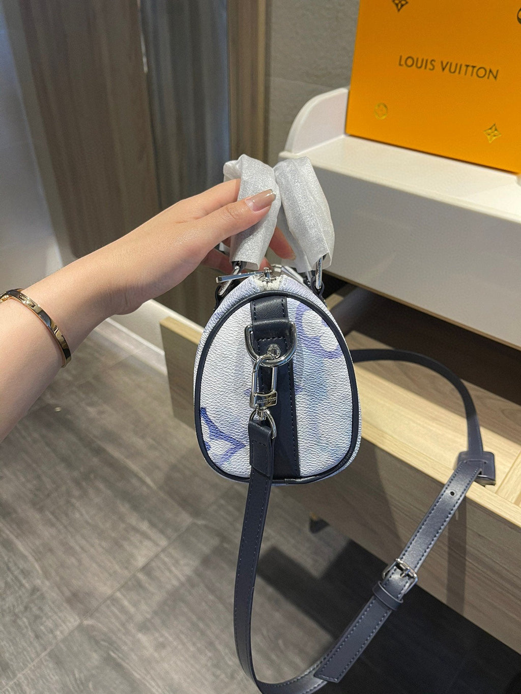 Designer Handbags louis vuitton 511