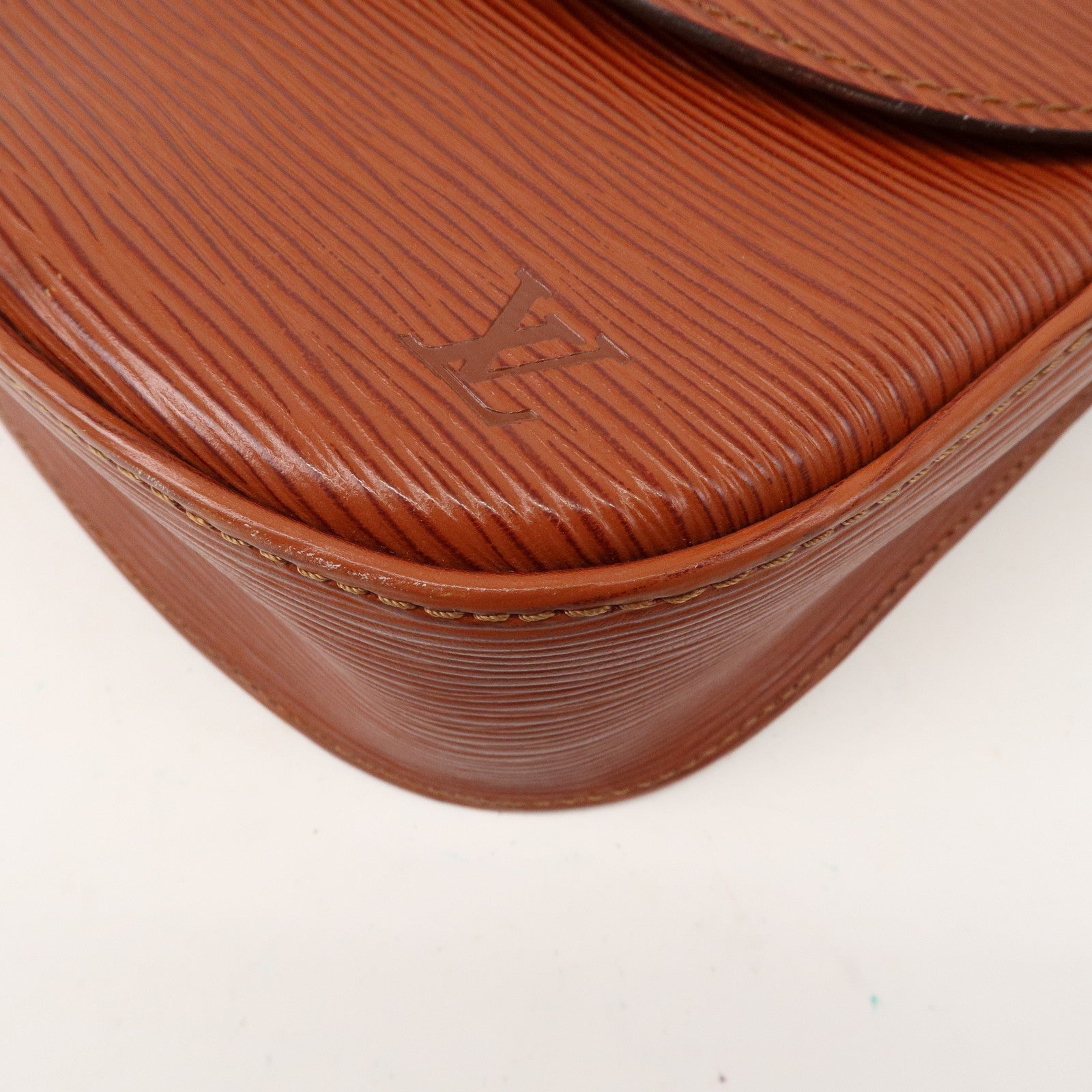 Louis Vuitton Epi Saint Cloud Shoulder Bag Kenya Brown M52193