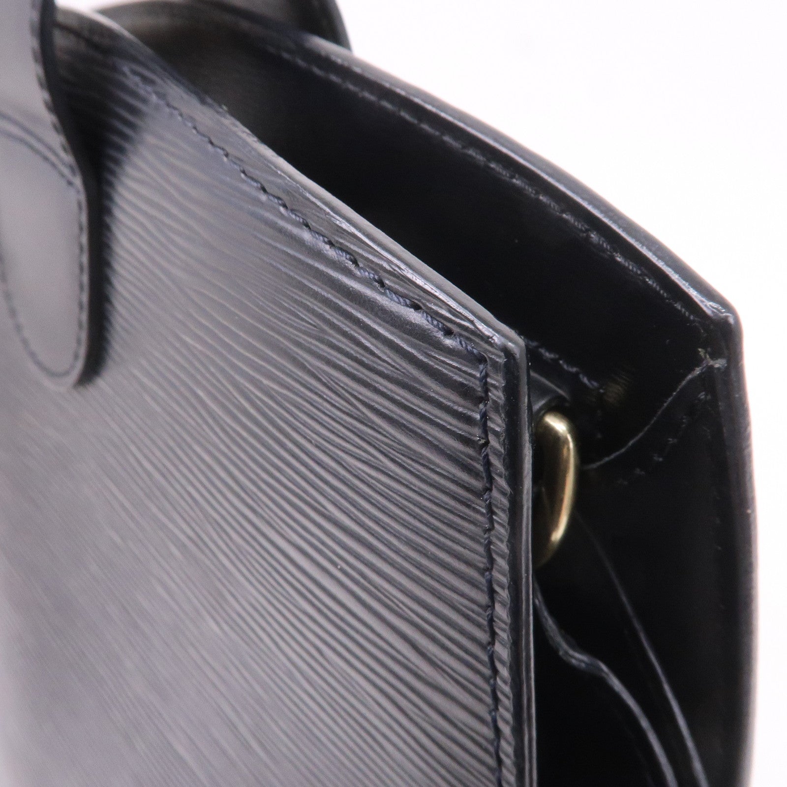 Louis Vuitton Epi Cluny Shoulder Bag Black Noir M52252