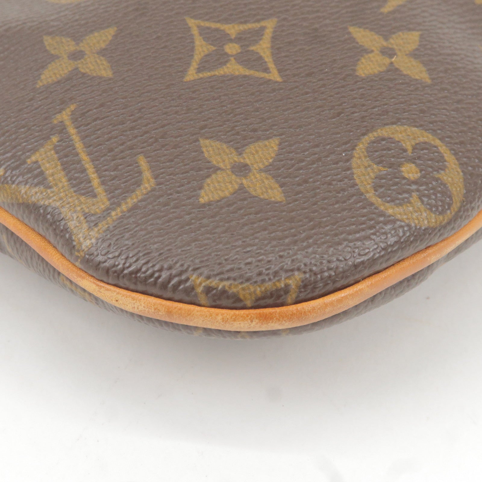 Louis Vuitton Monogram Pochette Bosphore Shoulder Bag M40044